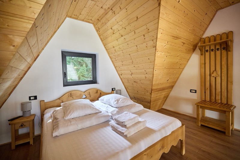 Dormitorul unui A-Frame