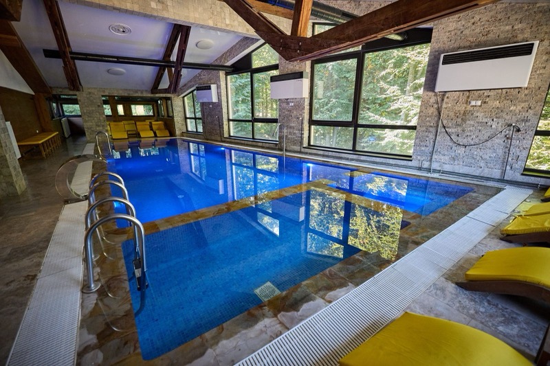 Piscina interioară a Hotelului SuperSki