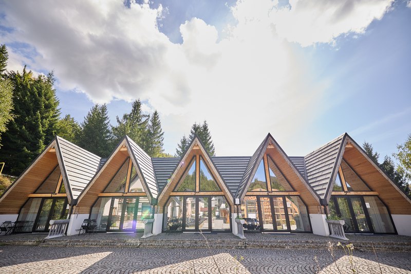 Chalet-urile A-Frame văzute din exterior
