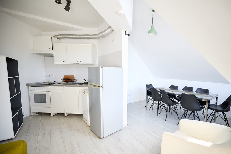 Apartament cu 2 dormitoare — bucătărie proprie